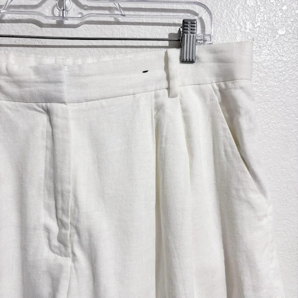 Abercrombie & Fitch Curve Love Sloane Tailored Linen-Blend High Rise Short White